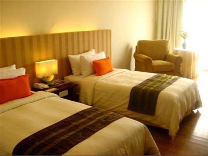 大马宫殿温泉度假村 古晋 外观 照片 Deluxe Room