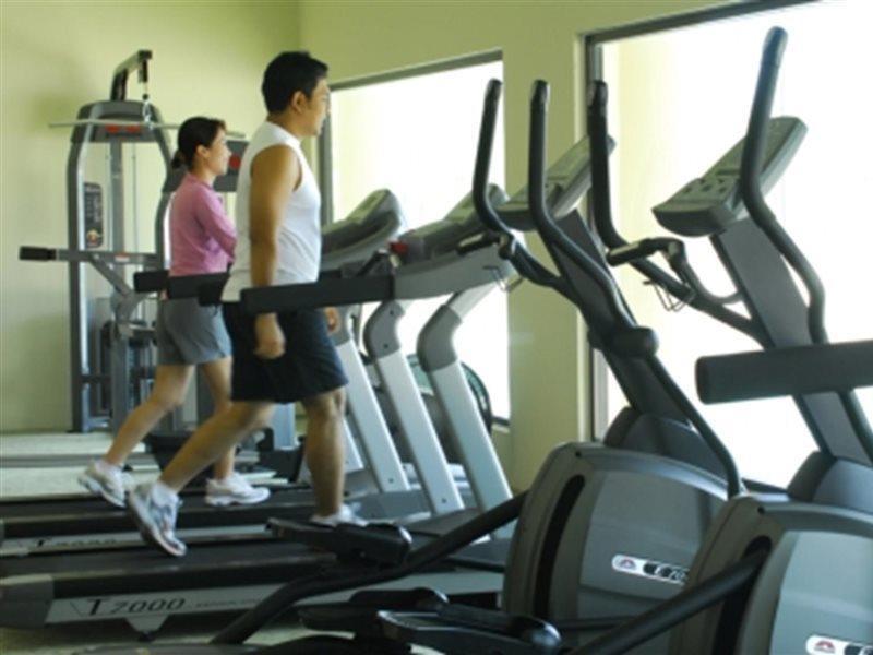 大马宫殿温泉度假村 古晋 外观 照片 Elliptical cross trainer