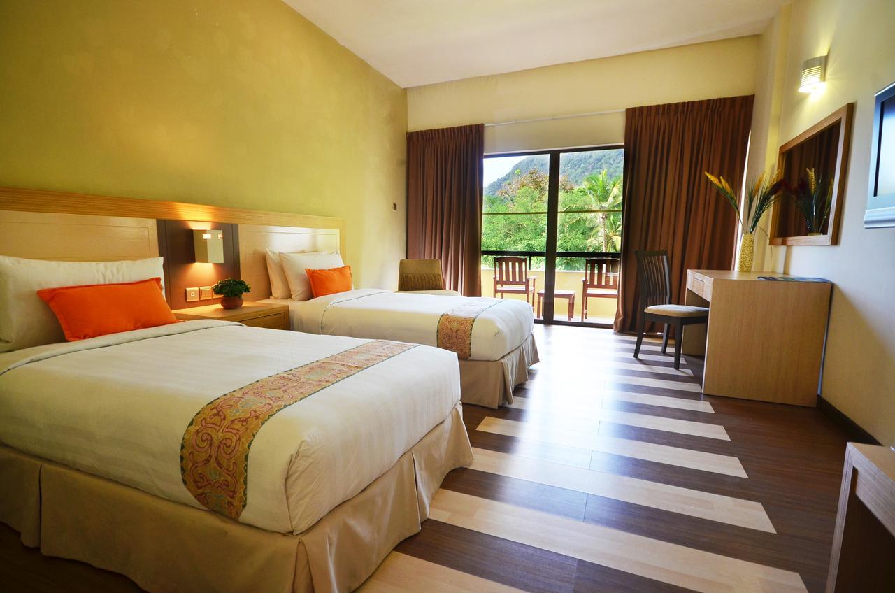 大马宫殿温泉度假村 古晋 外观 照片 Deluxe Room