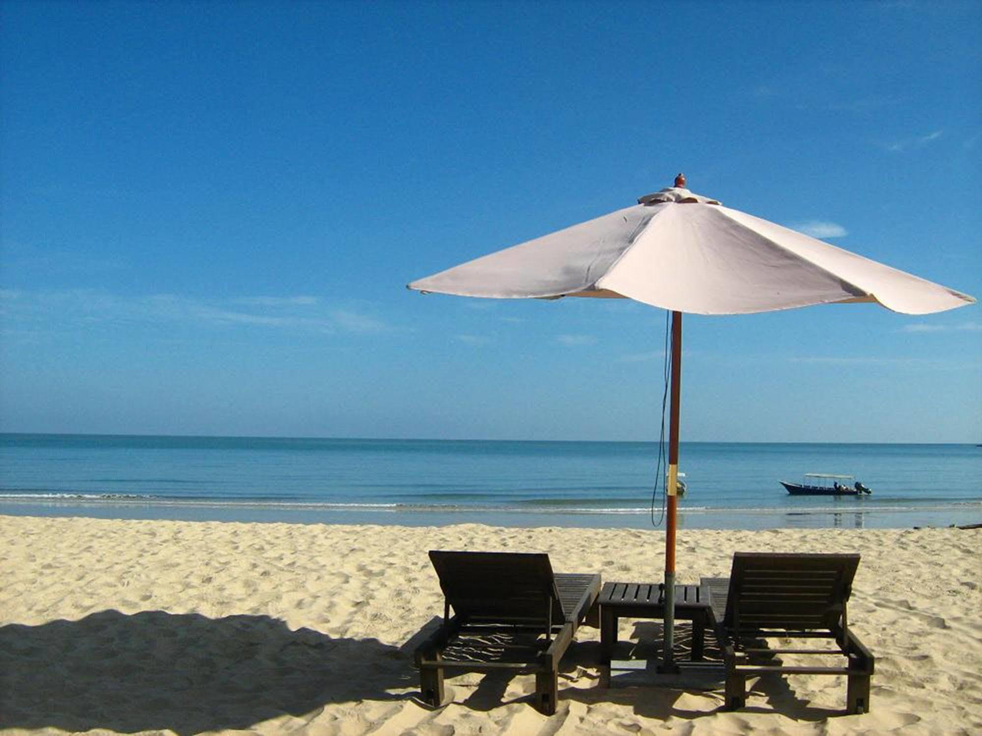 大马宫殿温泉度假村 古晋 外观 照片 Beach in Phuket
